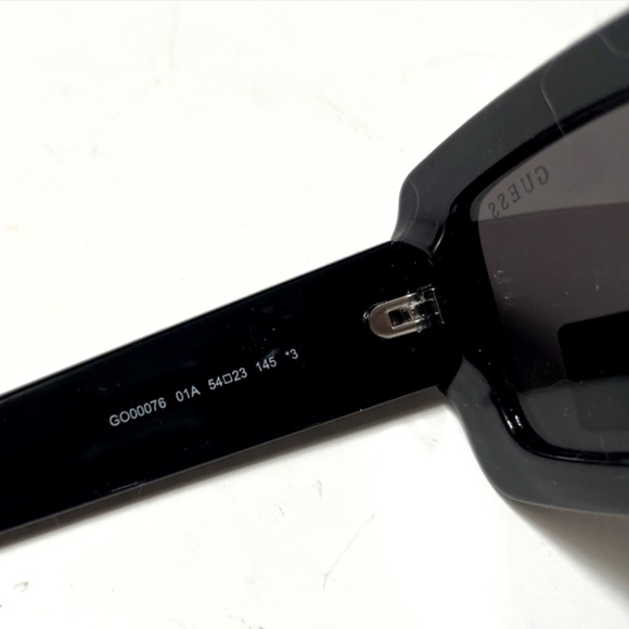 GUESS Slim Rectangle Sunglasses GO00076 Acetate Black Embossed Logo